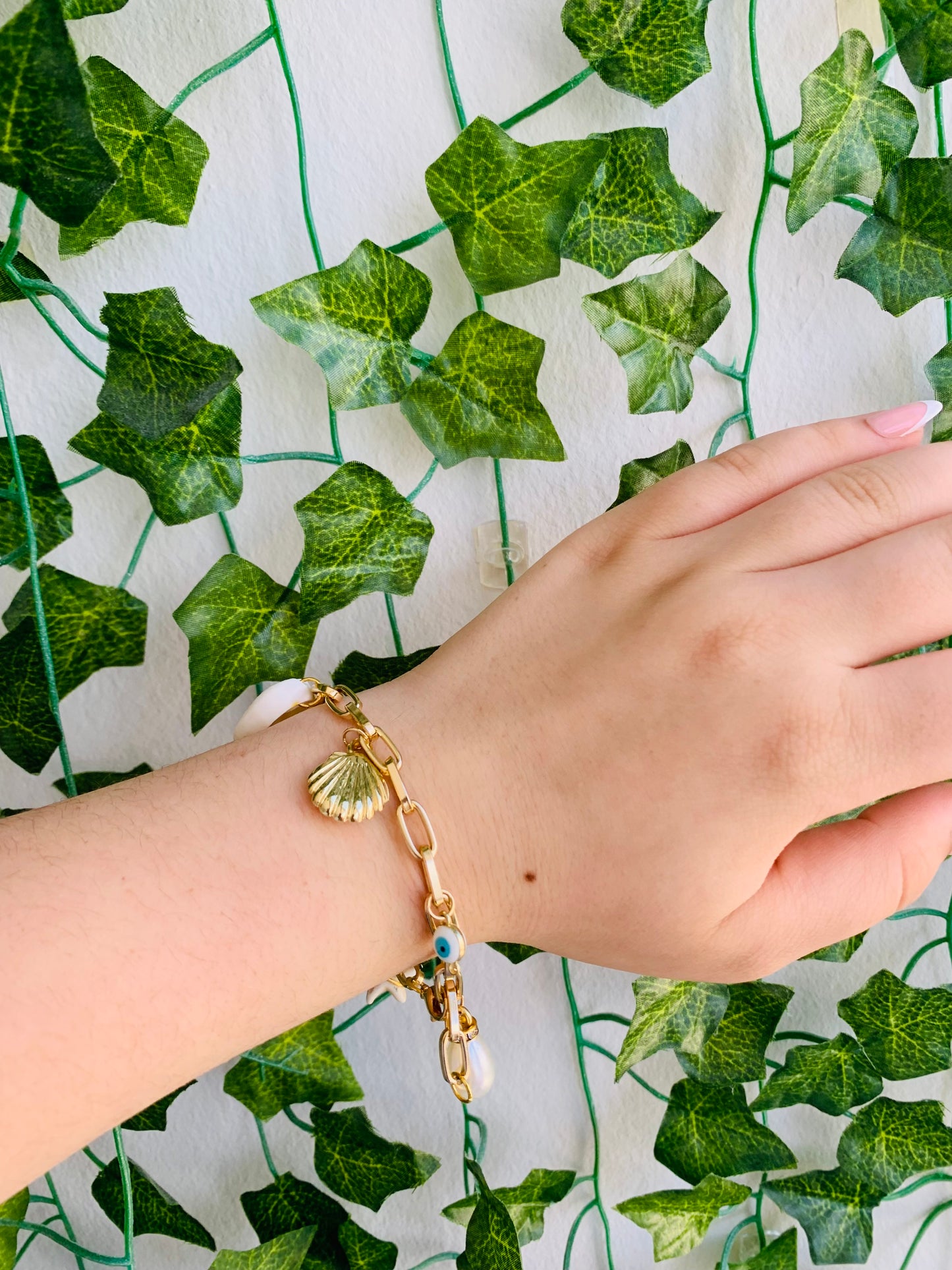 Golden eye of Sea Charm Bracelet ( Tarnish )